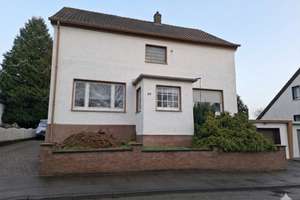 Freistehendes Raumwunder in Fröndenberg: 250 m² Wohntraum – als Gesamthaus oder zwei separate Hälfte