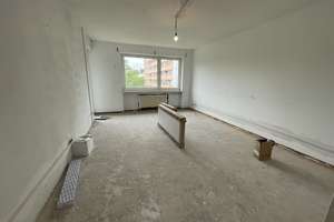 Frisch renovierte 3-Zimmer-Wohnung mit Balkon und Einbauküche in Moosach!