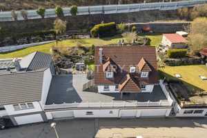 Modernisiertes Einfamilienhaus mit stilvollem Garten – Regensburg (Kreis) – Vorschaubild 3