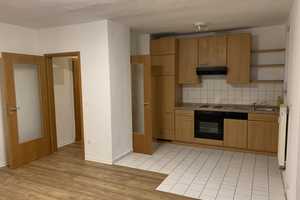 Zentrale Wohnung, frisch gestrichen und sofort frei – Lüneburgerstrasse 11, 39106 Magdeburg – Vorschaubild 1