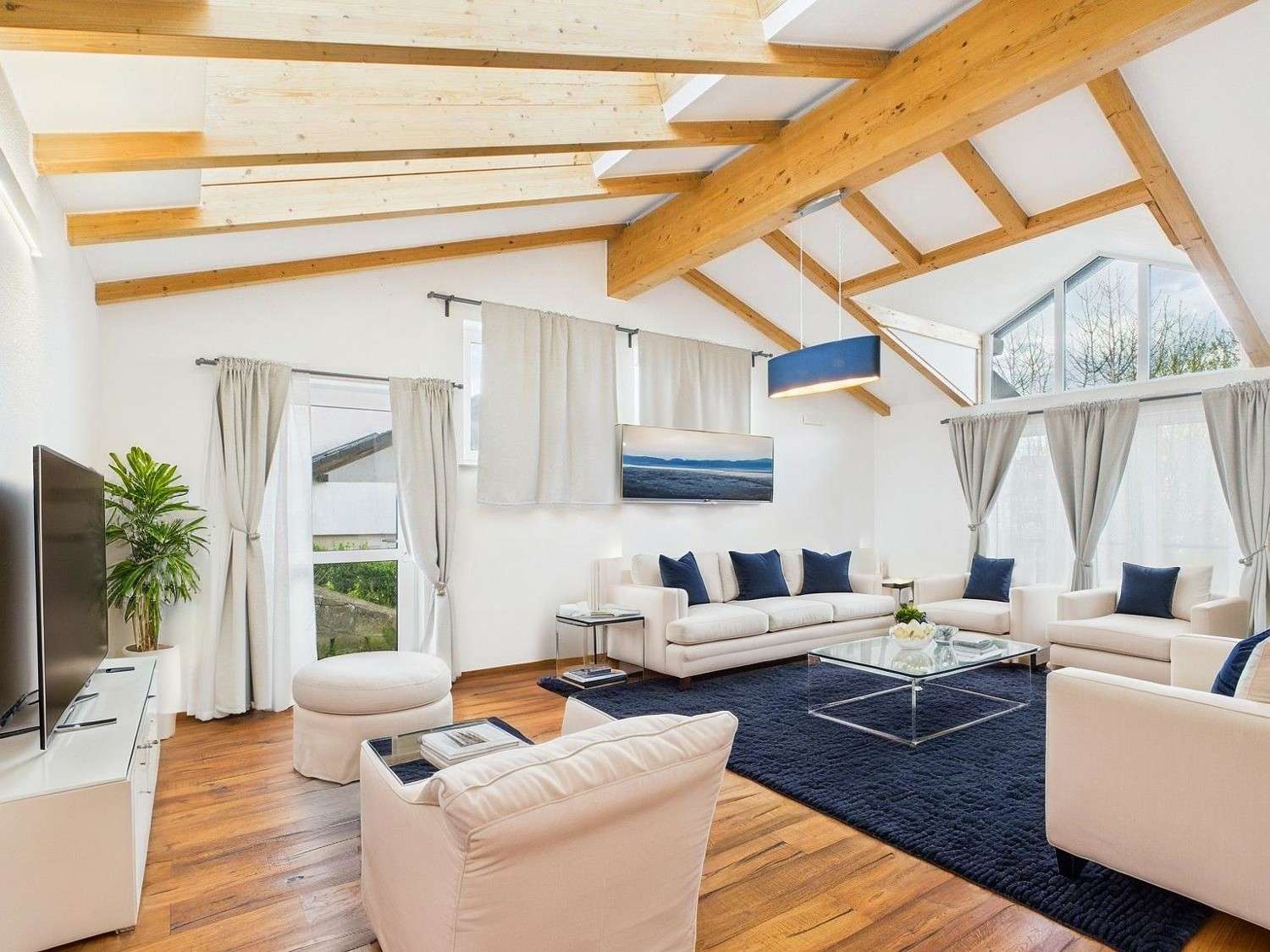 Immobilie in Rentweinsdorf - Großzügiges Einfamilienhaus mit Charme - Bild 2