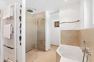 LICHTDURCHFLUTET, MODERN, ENTSPANNT - Luxuriöse Doppelhaushälfte - (Energieeffizienz A+) – Heilwigstr. 7, 81825 Waldtrudering, München – Vorschaubild 20