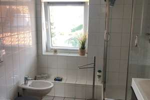 Modernisierte 2,5-Zimmer-Dachgeschosswohnung mit Balkon in Bonn-Ippendorf | 1.800 € inkl. Strom & Ne – Die vollständige Adresse der Immobilie erhältst du vom Anbieter., 53127 Ippendorf, Bonn – Vorschaubild 4