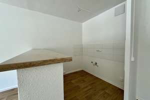 Komfortabel wohnen: Erstbezug mit Tresen, Balkon und familienfreundlicher Lage – Dr.-Salvador-Allende-Straße 254, 9119 Kappel, Chemnitz – Vorschaubild 2