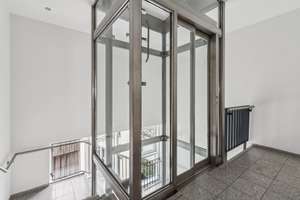 Penthouse mit Elbpanorama in Blankenese Tiefgarage · Glasaufzug · barrierearm – Die vollständige Adresse der Immobilie erhältst du vom Anbieter., 22587 Blankenese, Hamburg – Vorschaubild 6