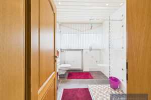 Top Zweifamilienhaus mit Balkon und Garten – Neunkirchen (Kreis) – Vorschaubild 3