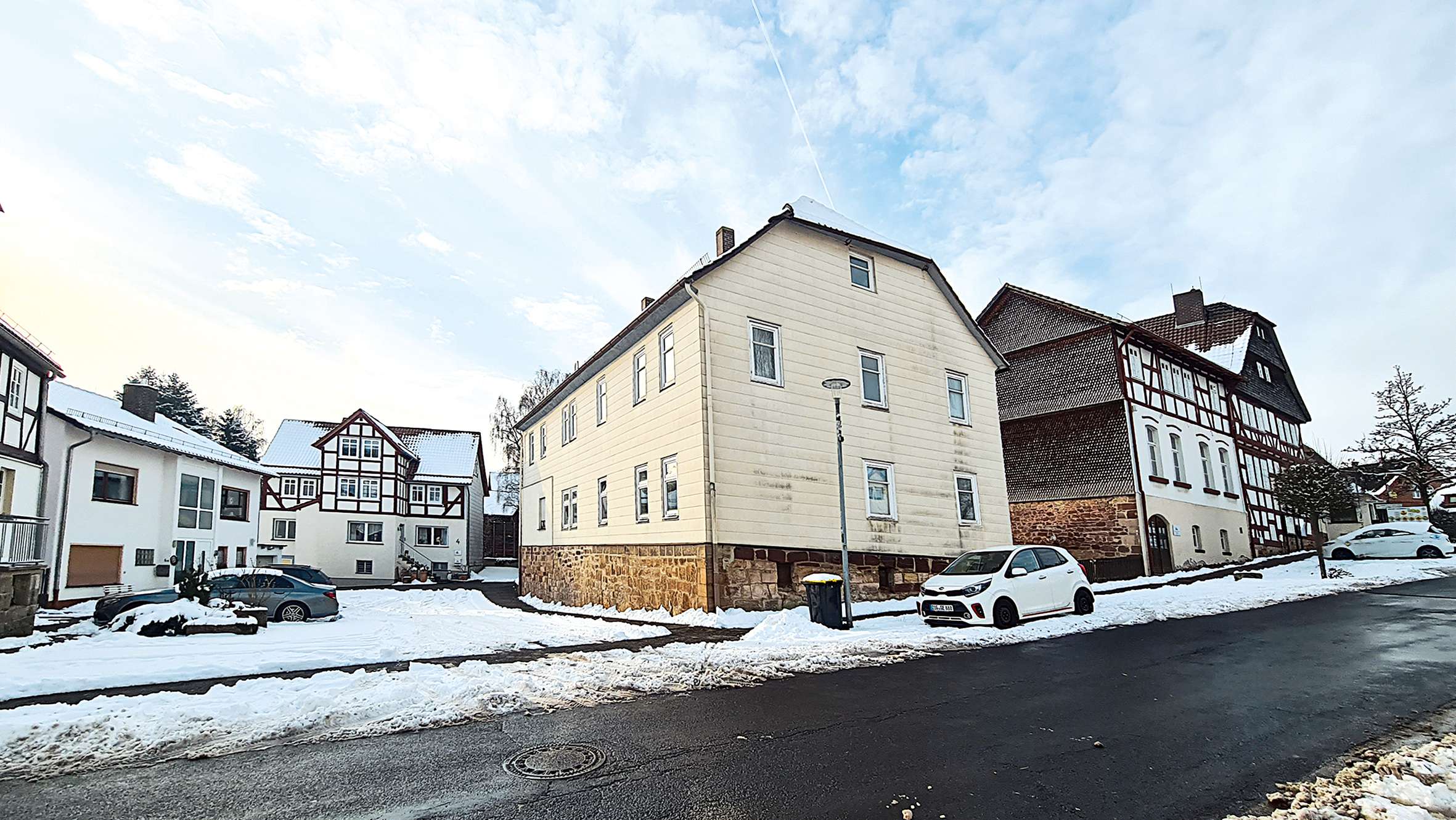 Mehrfamilienhaus mit 3 WE im Zentrum von Jesberg - leerstehend, Schwalm Eder Kreis – Bild 2