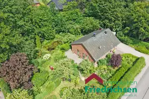 Ebenerdiges Einfamilienhaus mit traumhaft angelegtem Garten – Nordfriesland (Kreis) – Vorschaubild 1