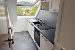Gemütliche Dachgeschosswohnung im sanierten Altbau – frisch renoviert mit neuer Küche & Westbalkon – Konstantinstraße 32, 53179 Rüngsdorf, Bonn – Vorschaubild 12