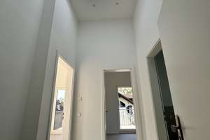 Exklusive Neubau-Dachgeschosswohnung mit großzügigem Balkon und Dachterrasse – Puppenweg 4, 81739 Waldperlach, München – Vorschaubild 5