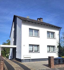 Helle 3-Zimmer-Wohnung mit Balkon und Stellplatz in Stommeln