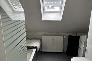 Möblierte helle  3-Zimmer Dachgeschosswohnung in Köln-Höhenhaus – Im Weidenbruch 93, 51061 Höhenhaus, Köln – Vorschaubild 5