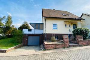 Schönes, geräumiges Haus mit vier Zimmern in Enzkreis, Keltern