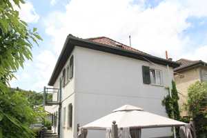 Haus mit 2 Wohneinheiten in zentraler Lage + 5 Stellplätzen – Main-Taunus-Kreis – Vorschaubild 1