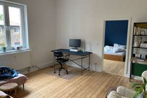Komplett sanierte Altbauwohnung im 2. OG mit Dielenböden und Tageslichtbad!