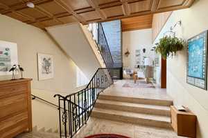 Geschmackvolles Architektenhaus mit offener Galerie • Eingangsbereich mit Kamin • Laubenheim – Mainz – Vorschaubild 9