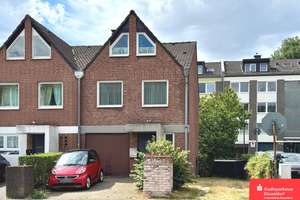 Eckhaus als Raumwunder! Ca. 130m²  + Garage u. Stellplatz.! 