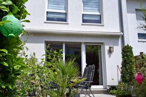 Unterkellertes Reihenmittelhaus mit Doppelcarport in ruhiger Wohnlage von Menglinghausen-Süd