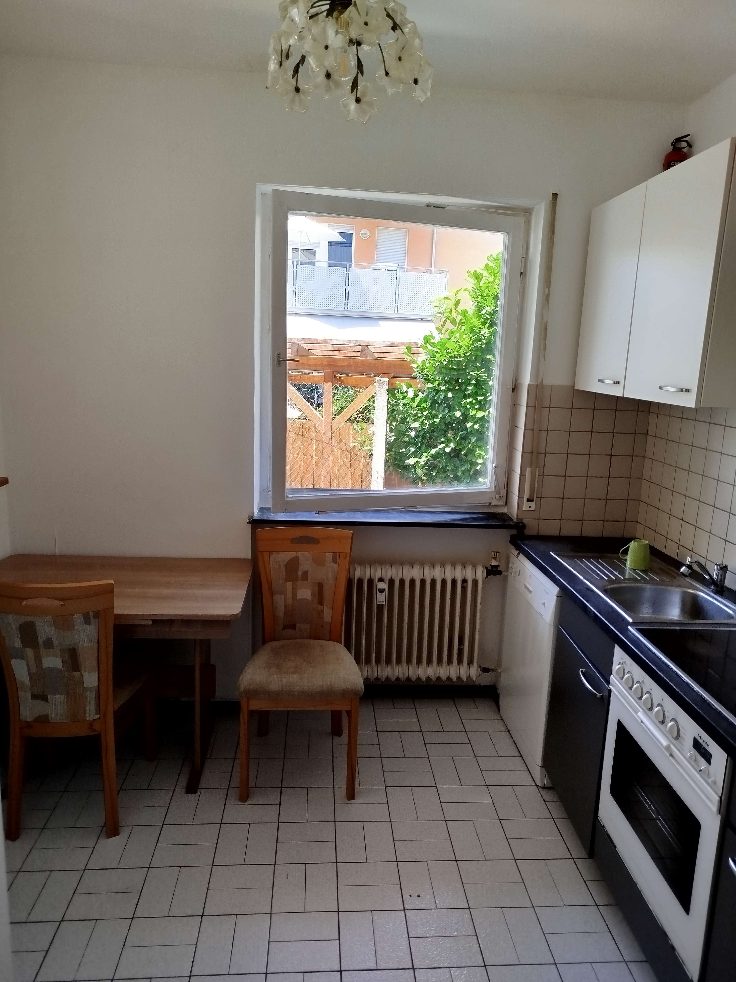 Sanierungsbedürftige 2-Zimmerwohnung in begehrter Lage in Eggenstein – gestalten Sie Ihr Traumzuhaus, Karlsruhe Kreis – Bild 2