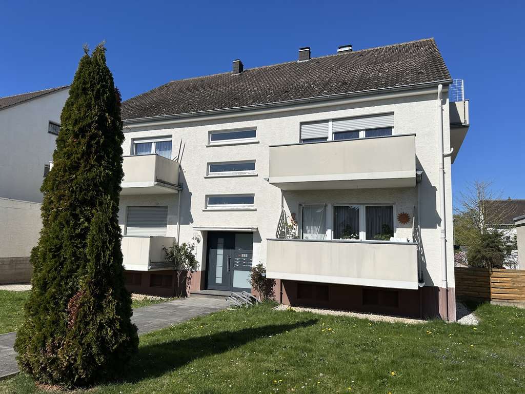 Mehrfamilienhaus Euskirchen (9 Wohnungen; 7 modernisierte Garagen)