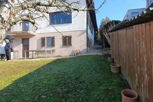 1. Reihe-Aussicht PUR! Unverbaubar neben Landschaftsschutzgebiet! 2 Familienhaus – Die vollständige Adresse der Immobilie erhältst du vom Anbieter., 73733 Neckarhalde, Esslingen am Neckar – Vorschaubild 1