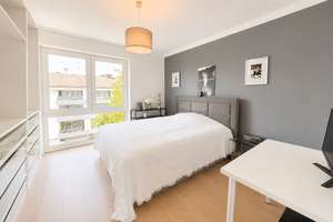 Moderne 4-Zimmer-Eigentumswohnung mit Balkon, Klimaanlage und Stellplatz – 40470 Rath, Düsseldorf – Vorschaubild 10