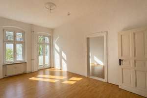 Charmanter Altbau-Rohdiamant mit Balkon & großem Potenzial! Renovierungsbedürftig & Provisionsfrei! – Sommerstraße 8, 13409 Reinickendorf (Ortsteil), Berlin – Vorschaubild 2