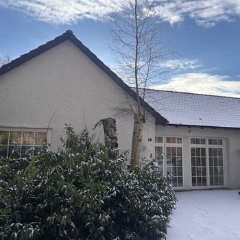 Großzügiges lichtdurchflutetes Haus mit 9 Zimmern und Doppelgarage in Lage