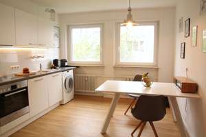 Renovierte helle 2-Zimmer Wohnung mit Blick auf Biebricher Wasserturm // von privat