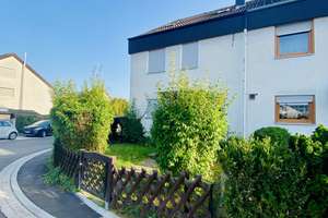Familienglück Neuhausen Fildern, Reiheneckhaus Zentral Ruhig Garage Carpot Stellplatz – Die vollständige Adresse der Immobilie erhältst du vom Anbieter., 73765 Neuhausen auf den Fildern – Vorschaubild 1