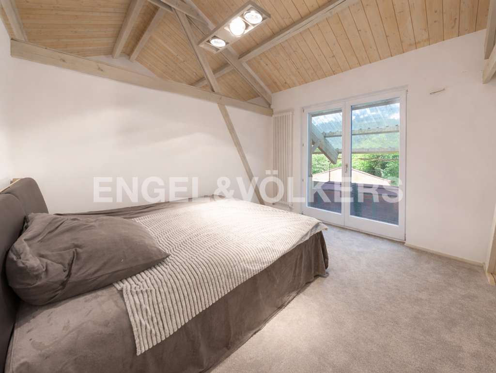 Immobilie in Schwebheim - Wohnen in Licht und Ruhe - Zeitlose Architektur trifft großzügiges Wohngefühl - Bild 3