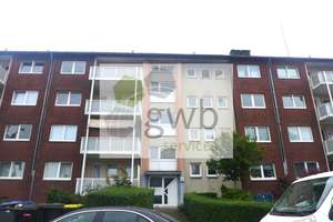 Frisch sanierte 3-Zimmer-Wohnung mit großem Balkon und Blick ins Grüne.