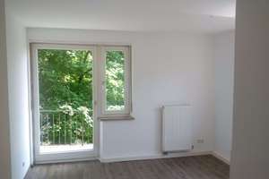 2 (nahezu gleich große) Zimmer+Wohnküche+Bad :  Ideal auch für WG/Student*innen – Klinkerberg 35, 86152 Stadtjägerviertel, Augsburg – Vorschaubild 2