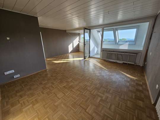 Attraktive, helle 2,5 ZKB mit Einbauküche, Loggia & Garage in Toplage am Siegener Giersberg