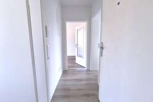 Frisch renoviert. Frisch verliebt. / Freshly renovated. Falling in love all over again. – Glückaufstraße 11, 47166 Alt-Hamborn, Duisburg – Vorschaubild 2