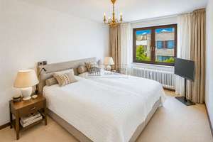 Urlaubsfeeling inklusive – Helle Wohnung mit Blick ins Grüne und Wasser + TG Platz – Die vollständige Adresse der Immobilie erhältst du vom Anbieter., 22605 Othmarschen, Hamburg – Vorschaubild 4