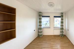 Viel Platz für die Familie – 7-Zimmer-Haus mit Garagen und Carport – Die vollständige Adresse der Immobilie erhältst du vom Anbieter., 38518 Gifhorn – Vorschaubild 10