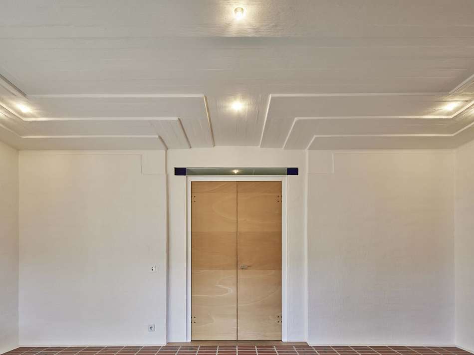 RAUM WIRKT OHNE MÖBEL PERFEKT