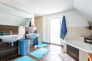 DIREKT EINZIEHEN UND WOHLFÜHLEN -  FAMILIENHAUS MIT GROßEM GARTEN IM BELIEBTEN NORDSTEIMKE – Die vollständige Adresse der Immobilie erhältst du vom Anbieter., 38446 Nordsteimke, Wolfsburg – Vorschaubild 18