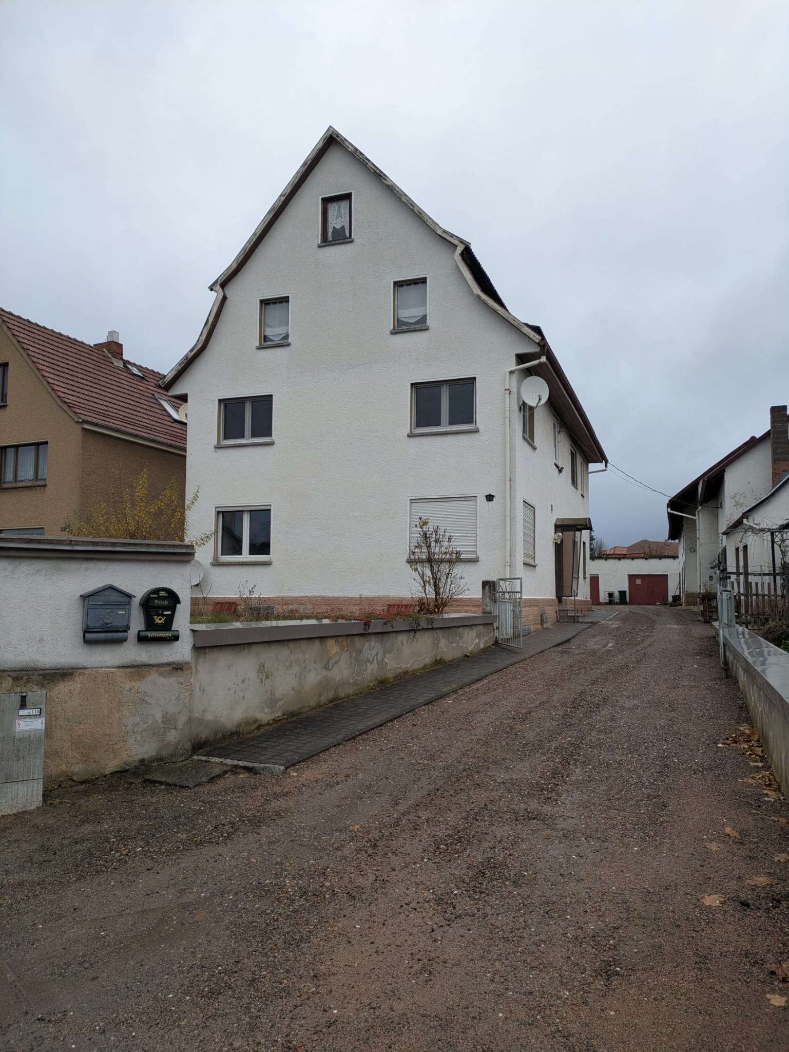 Platz für 2 Generationen - 2 Familienhaus mit Nebengelass und großem Garten, Schmalkalden Meiningen Kreis – Bild 1