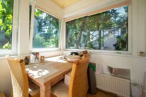 Großzügiges Familienhaus mit 3 Wohnebenen, 730 m² Garten, Wintergarten & Garage in Berlin-Mariendorf – Die vollständige Adresse der Immobilie erhältst du vom Anbieter., 12107 Mariendorf, Berlin – Vorschaubild 7