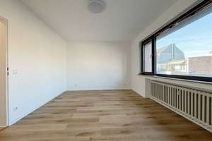 EP ESTATE ! Sonniges CityApartment mit Pantryküche in Köln / Lindenthal