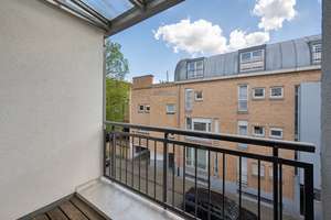 Attraktive Architektur in bester Lage: Modernes Reihenmittelhaus mit Dachterrasse, Atrium und Garage – Die vollständige Adresse der Immobilie erhältst du vom Anbieter., 68723 Schwetzingen – Vorschaubild 16