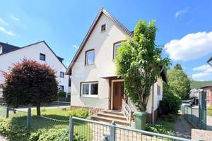 Eine seltene Gelegenheit in begehrter Lage – Wohnen mit großem Garten und viel Potenzial! – Die vollständige Adresse der Immobilie erhältst du vom Anbieter., 53175 Friesdorf, Bonn – Vorschaubild 2