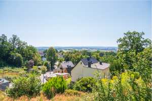 +Idyllisch gelegen: Einfamilienhaus in Hohenstein-Ernstthal - Ihr neues Zuhause mit Panoramablick!+ – Lampertusweg 3a, 9337 Zwickau (Kreis) – Vorschaubild 4