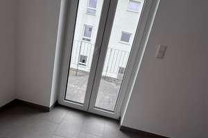 Schöne 3 Raum Wohnung mit Wohnküche, Fußbodenheizung ,Balkon und Aufzug – 39112 Sudenburg, Magdeburg – Vorschaubild 10
