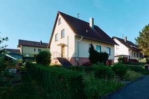 Gemütliches Eigenheim mit großem Garten und Ausbaureserve im Dachgeschoss – Die vollständige Adresse der Immobilie erhältst du vom Anbieter., 72175 Dornhan – Vorschaubild 4