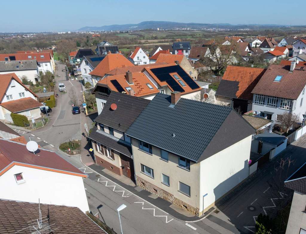 Immobilie in Rauenberg - Bezugsfreies, gepflegtes Zweifamilienhaus in zentraler Lage von Rauenberg-Malschenberg - Bild 2