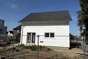 Modernes und ökologisch nachhaltiges Einfamilienhaus mit Einliegerwohnung! – Agnes-Derichsweiler-Straße 1, 41540 Neuss (Rhein-Kreis) – Vorschaubild 3