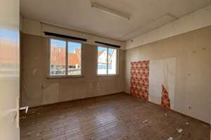 Interessantes Mehrfamilienhaus mit Gewerbeflächen & Potential in zentraler Lage von Vaihingen – Die vollständige Adresse der Immobilie erhältst du vom Anbieter., 70563 Vaihingen-Mitte, Stuttgart – Vorschaubild 13